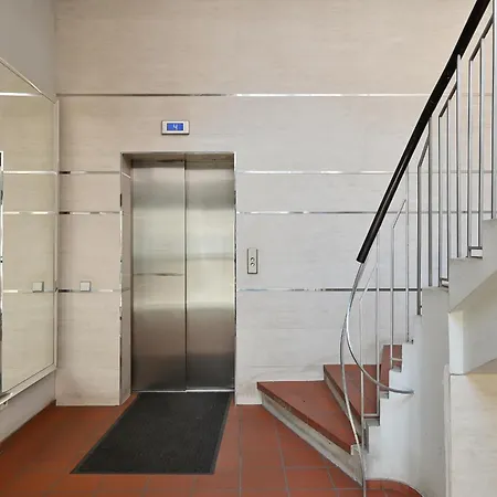 Daire Saint Peter's *